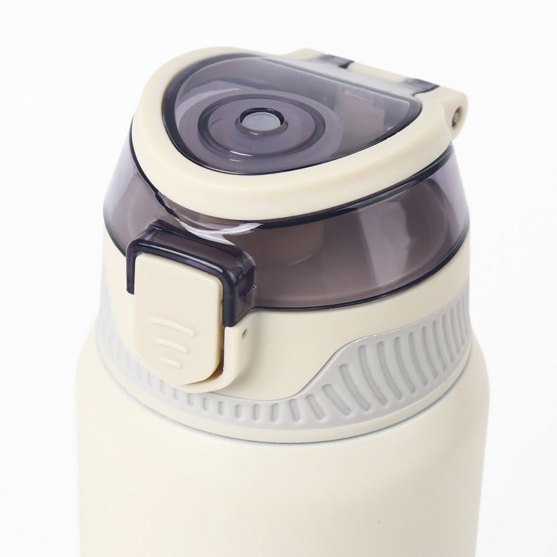 Stainless Steel Vacuum Thermal Bottle 750ml – Compact, Durable & Stylish Travel Flask
